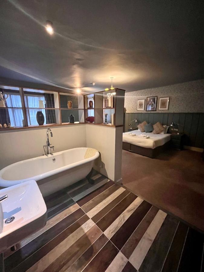 The Ostrich Inn Colnbrook London Heathrow Slough Eksteriør bilde